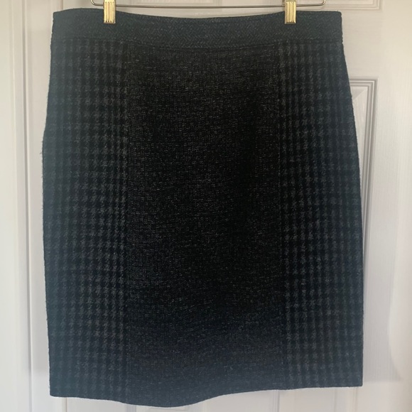 Etro classic skirt, feels handmade woven fabric, size 48